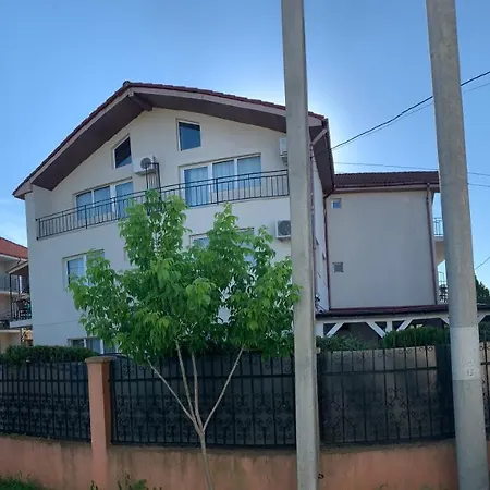 Konukevi Dedy Costinești